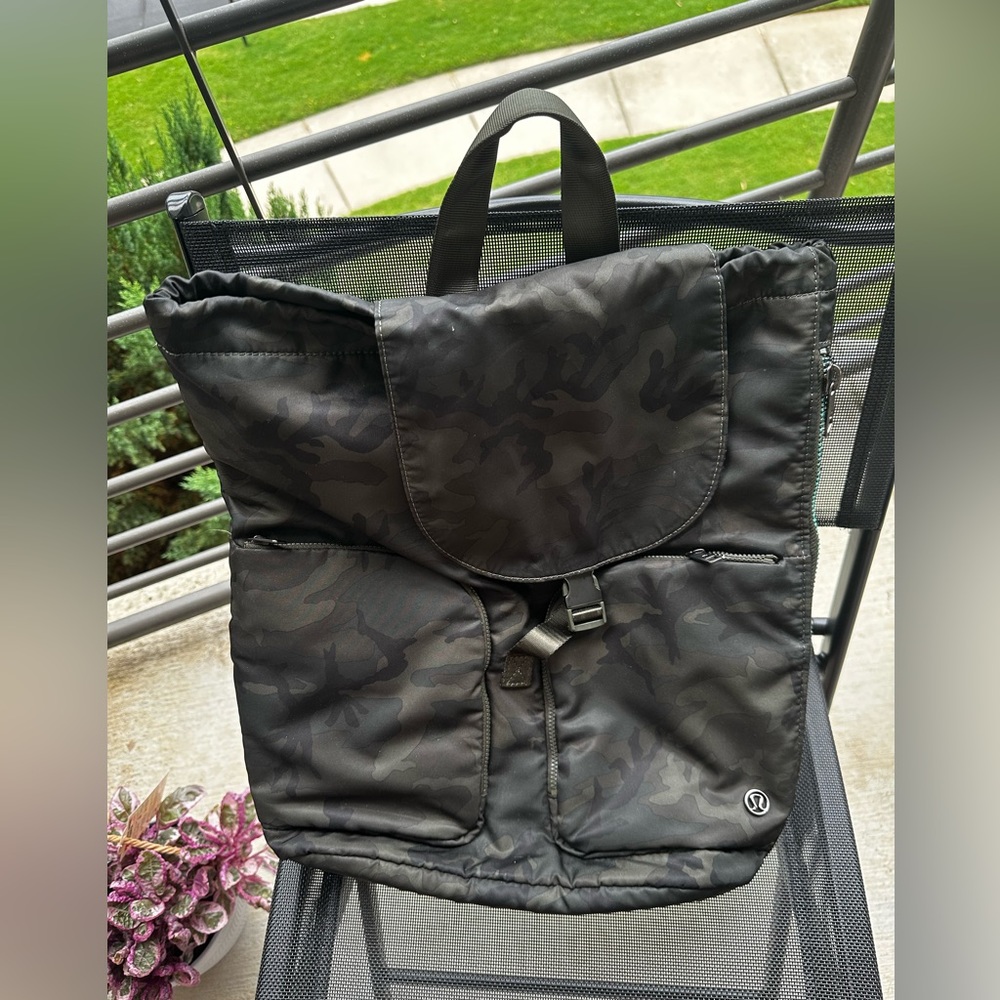 Lululemon camo backpack